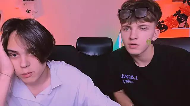 Check-out your craziest wishes with our pick of gaming cams models, featuring big knockers, round tails and tight twats.