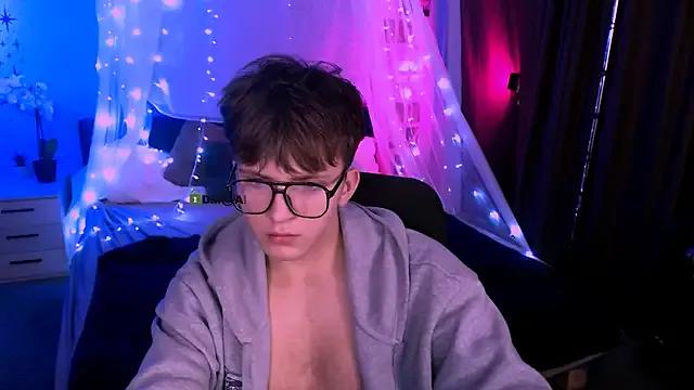 travis_wolf_ from StripChat is Freechat