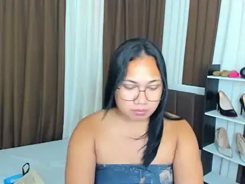 TsUncutKaren from StripChat is Freechat