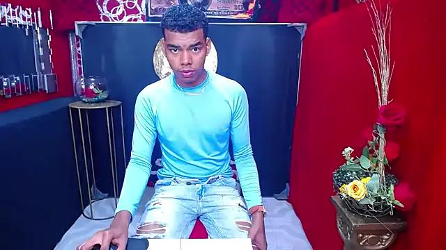 TWOBOYSPEINHOT from StripChat is Freechat