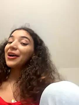 uniquerossie from StripChat is Freechat