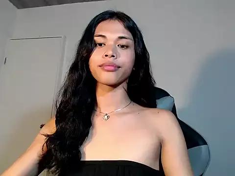 urcurlydiva from StripChat is Freechat