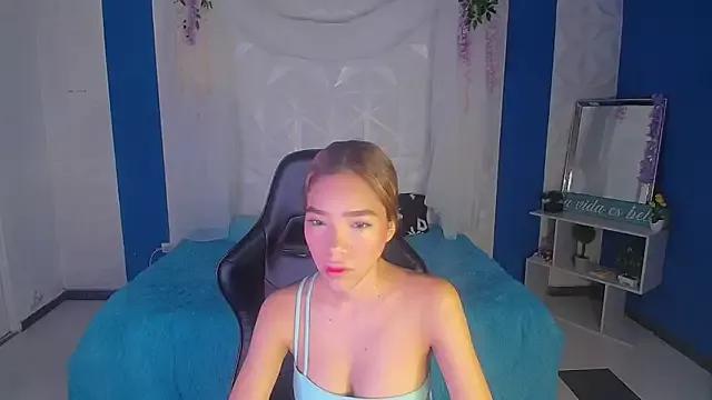 Check-out your craziest wishes with our pick of gaming cams models, featuring big knockers, round tails and tight twats.