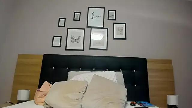 Check-out your craziest wishes with our pick of gaming cams models, featuring big knockers, round tails and tight twats.