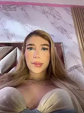 Check-out your craziest wishes with our pick of gaming cams models, featuring big knockers, round tails and tight twats.