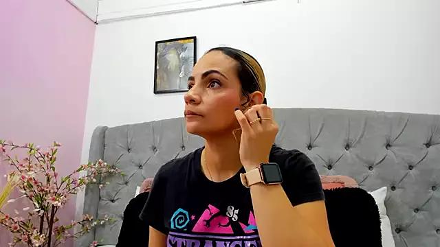 Valesskahall from StripChat is Freechat