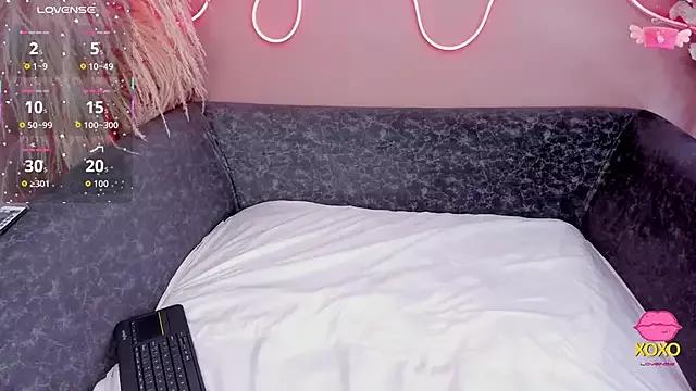 Vanelope_Evans_ from StripChat is Freechat