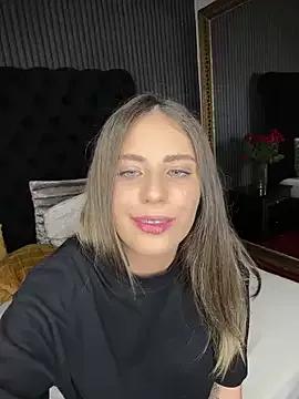 VanessaHart from StripChat is Freechat