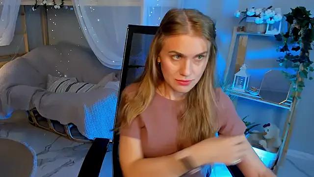 Check-out your craziest wishes with our pick of gaming cams models, featuring big knockers, round tails and tight twats.