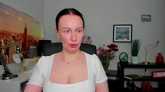 Check-out your craziest wishes with our pick of gaming cams models, featuring big knockers, round tails and tight twats.
