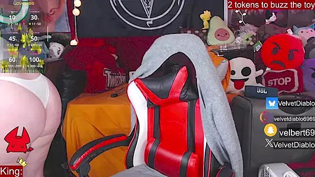 Check-out your craziest wishes with our pick of gaming cams models, featuring big knockers, round tails and tight twats.