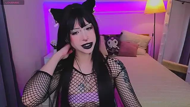 venomeowww__ from StripChat is Freechat