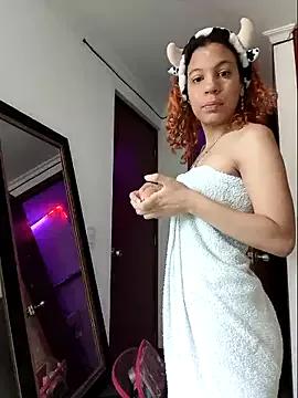 Check-out your craziest wishes with our pick of gaming cams models, featuring big knockers, round tails and tight twats.