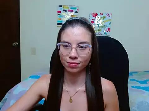 veronicamiller22 from StripChat is Freechat