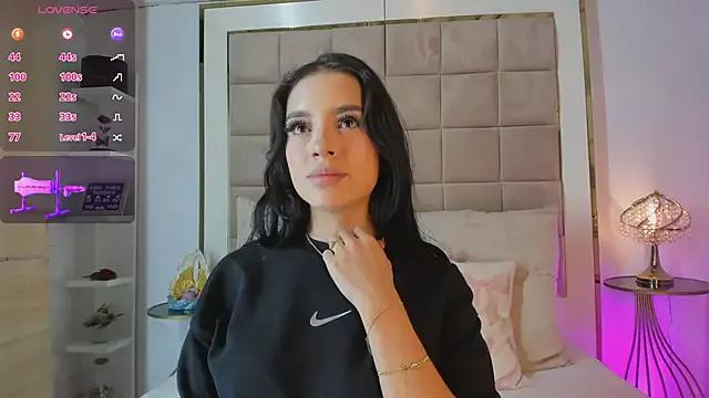Victoria_adaams from StripChat is Freechat