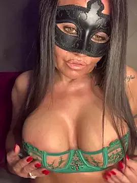vicvictoriax from StripChat