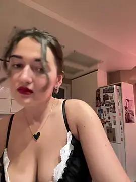 Viki8989sweet from StripChat is Freechat