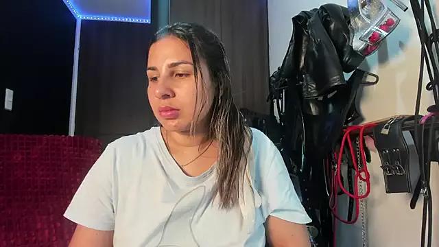 Check-out your craziest wishes with our pick of gaming cams models, featuring big knockers, round tails and tight twats.