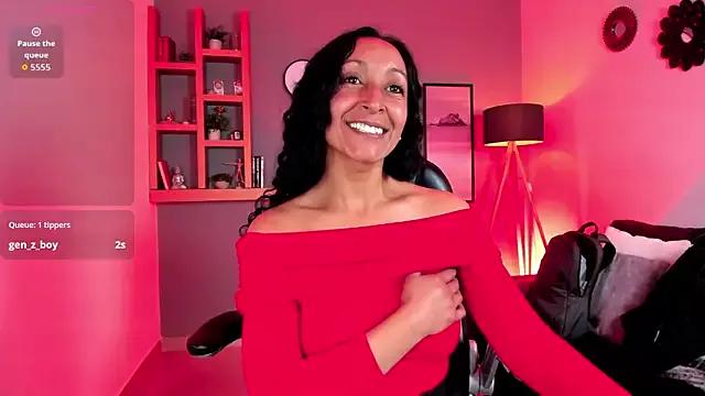 Check-out your craziest wishes with our pick of gaming cams models, featuring big knockers, round tails and tight twats.