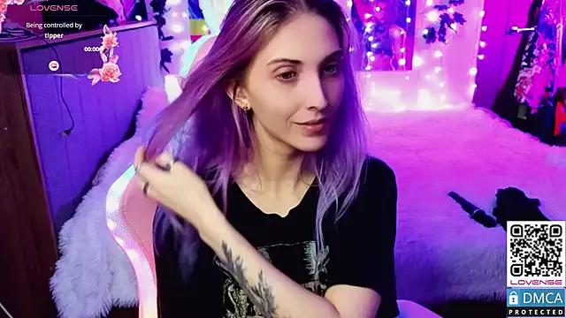 Check-out your craziest wishes with our pick of gaming cams models, featuring big knockers, round tails and tight twats.