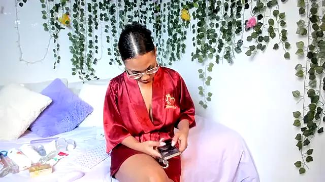 violeta_milleer from StripChat is Freechat