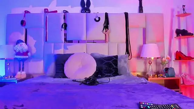 Check-out your craziest wishes with our pick of gaming cams models, featuring big knockers, round tails and tight twats.