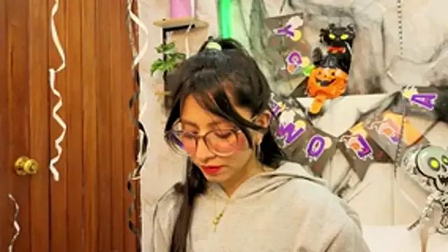 VioletxBloom from StripChat is Freechat