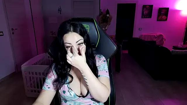 Check-out your craziest wishes with our pick of gaming cams models, featuring big knockers, round tails and tight twats.