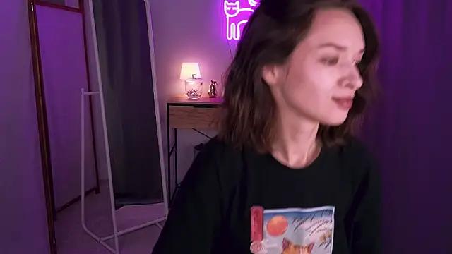VivianLy_ from StripChat