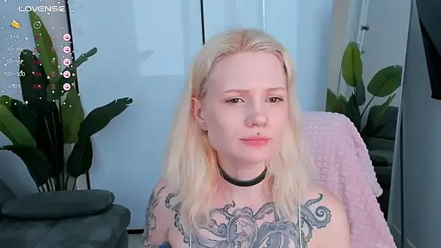vivirocks from StripChat is Freechat