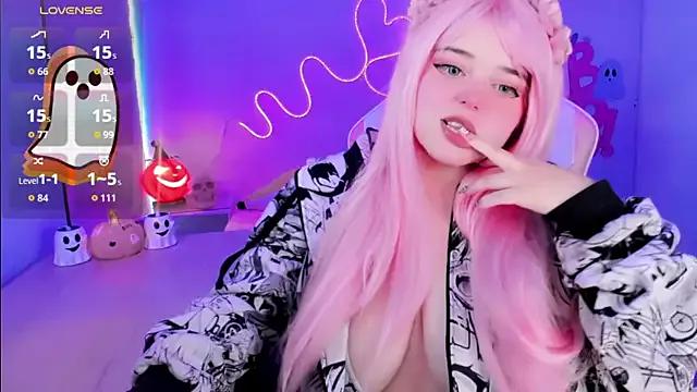 Check-out your craziest wishes with our pick of gaming cams models, featuring big knockers, round tails and tight twats.