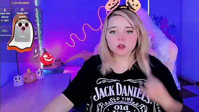 waifumochi_chan from StripChat is Freechat
