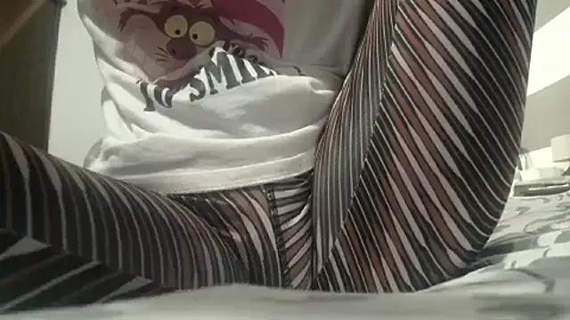 Check-out your craziest wishes with our pick of gaming cams models, featuring big knockers, round tails and tight twats.