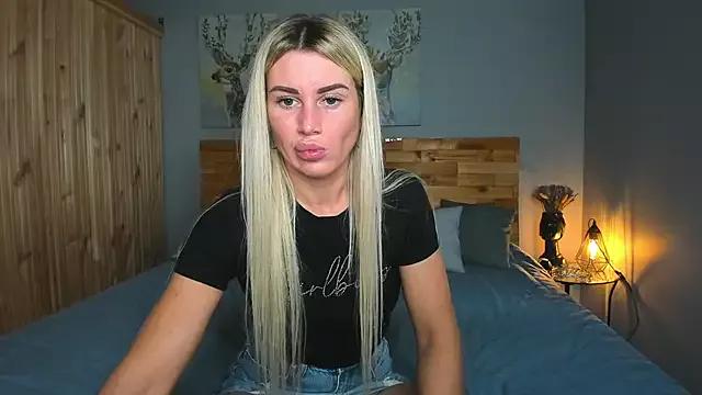 Whiteflower_xo from StripChat is Freechat