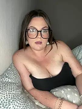 whitequeen_xxx from StripChat is Freechat