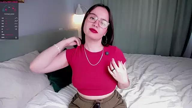 Check-out your craziest wishes with our pick of gaming cams models, featuring big knockers, round tails and tight twats.