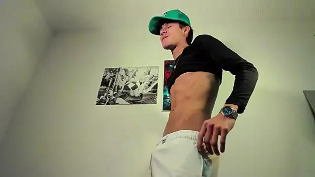 Will_starr from StripChat is Freechat