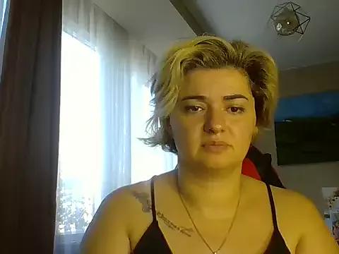 Wymini from StripChat is Freechat