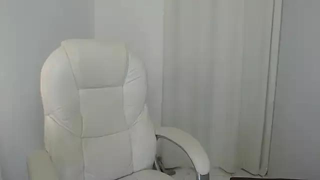 Xileny-Halliwey from StripChat is Freechat