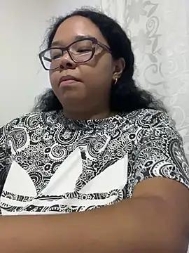 XMara from StripChat is Freechat