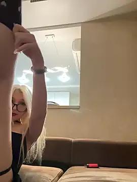 XMelissaX from StripChat is Freechat