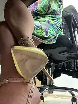 xStepMommyx from StripChat is Freechat