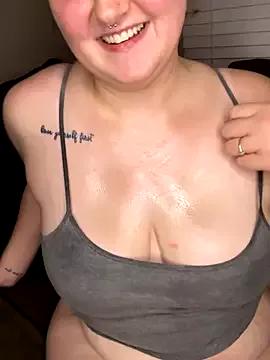 xxnaughtybynaturexx from StripChat is Freechat