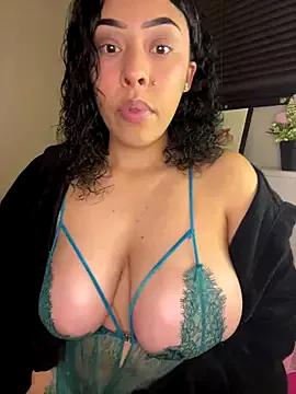 XxNicole from StripChat is Freechat