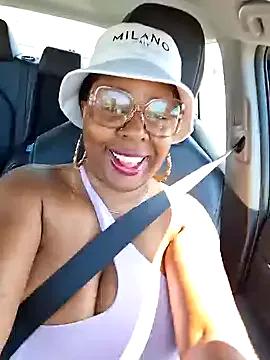 XXXLollipopsJuicy from StripChat is Freechat