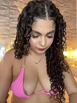 Photos of Yassy_vazquez from StripChat is Freechat