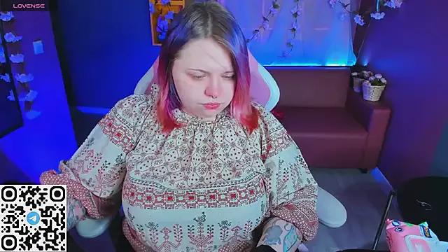 Check-out your craziest wishes with our pick of gaming cams models, featuring big knockers, round tails and tight twats.