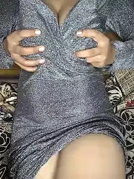 young-mommy from StripChat is Freechat