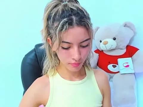 Check-out your craziest wishes with our pick of gaming cams models, featuring big knockers, round tails and tight twats.