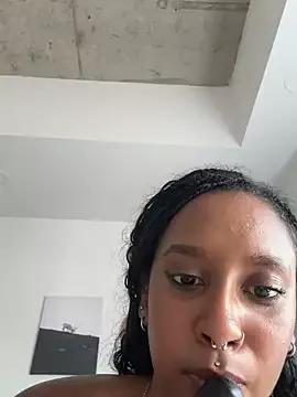 Photos of Your_Paris from StripChat is Freechat